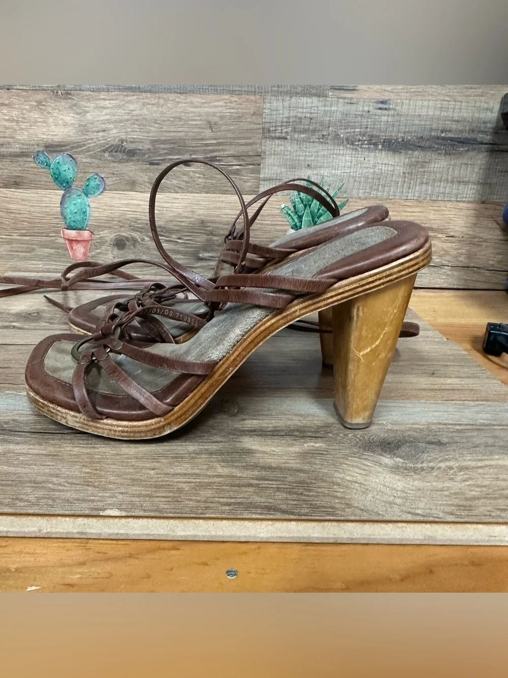 Vintage 90s Sunflowers wooden block heel sandals lace up women’s size 6